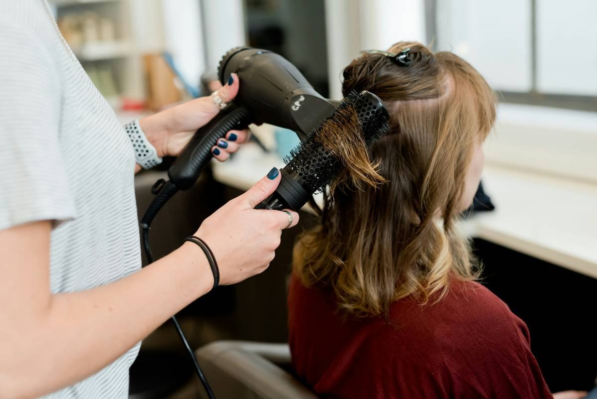Hair Stylists having fun at Kulor Salon at 22 East Center Street in Logan. Utah. Kulør Hair Design and Color Studio is the best place for hair styling, located at 22 East Center Street in Logan, Utah. https://www.instagram.com/kulorsalon/ https://www.kulorsalon.com/ 435-213-9075 https://www.aveda.com/salon/KulorSalon https://www.instagram.com/AwCreativeUT/ https://www.AwCreativeUT.com/ #AwCreativeUT #KulōrSalon