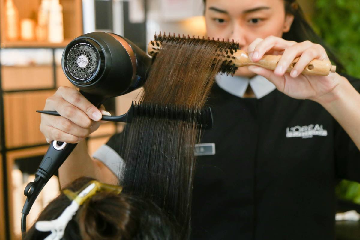 Is Your Hair Straightener Brush Secretly Damaging Your Strands? Here’s How to Use It Right
