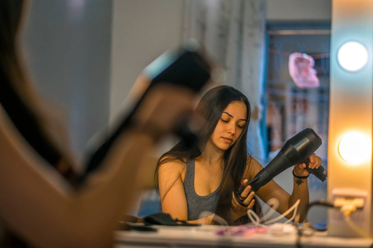Professional Hot Rollers: Your Secret Weapon for Salon-Quality Curls at Home