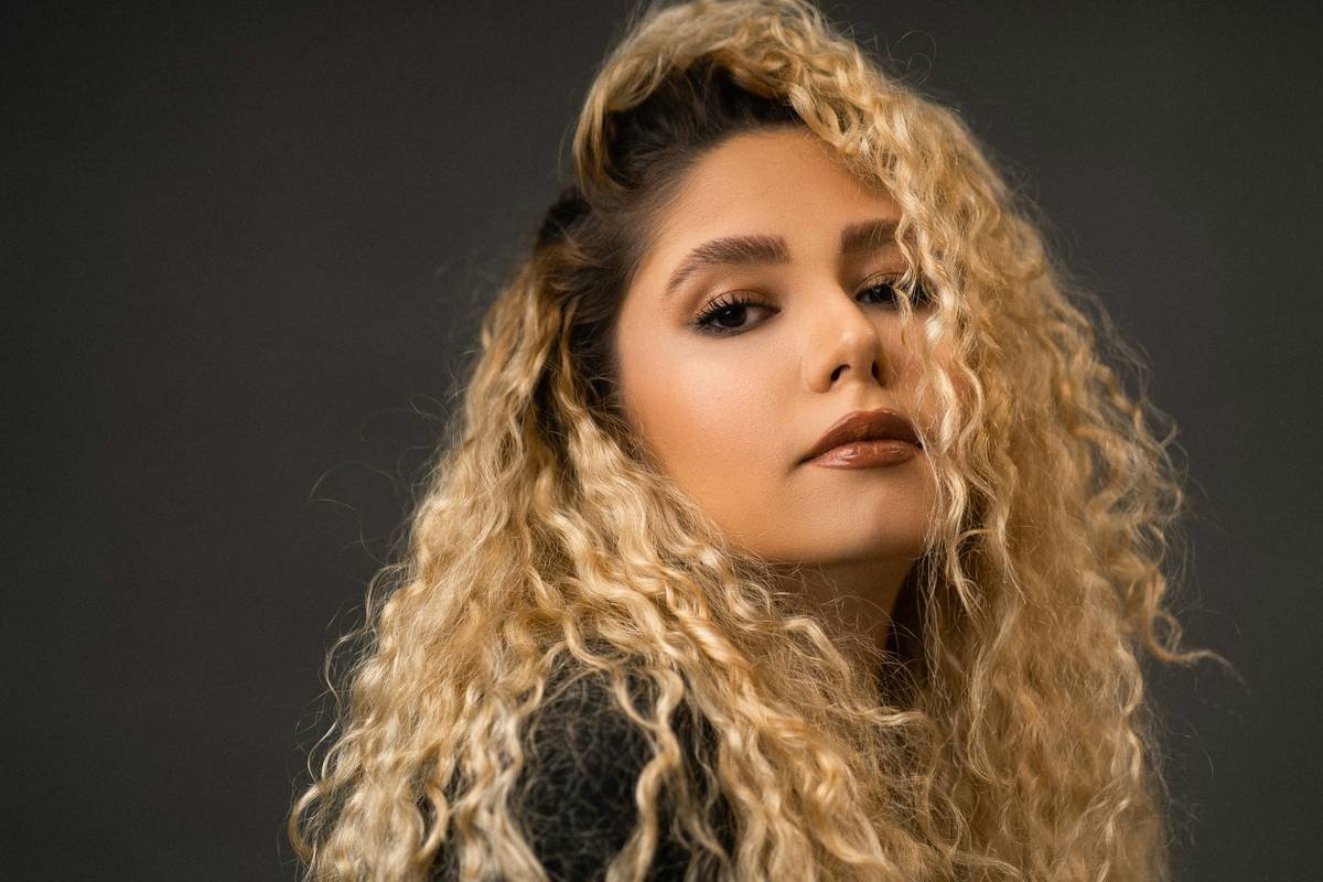 The Ultimate Hair Waver Guide: Get Beachy Waves Without the Damage (Or the Frizz)