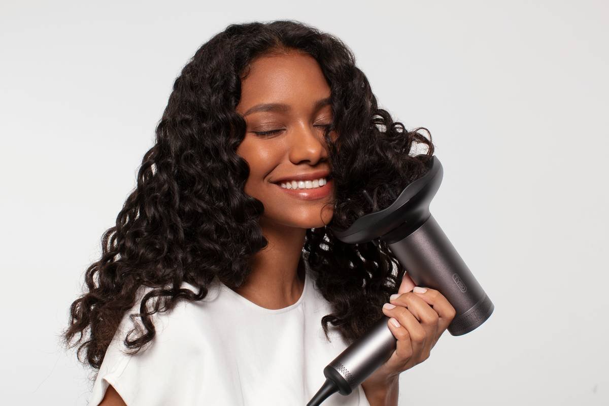 The Styling Wand Secret: Why Your Curls Look Flat (and How to Fix It)